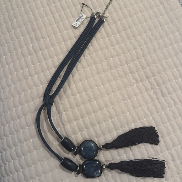 Chico’s Necklace Delanie Ynk
Blue Rope Necklace with deep blue stones - Picture 5 of 6